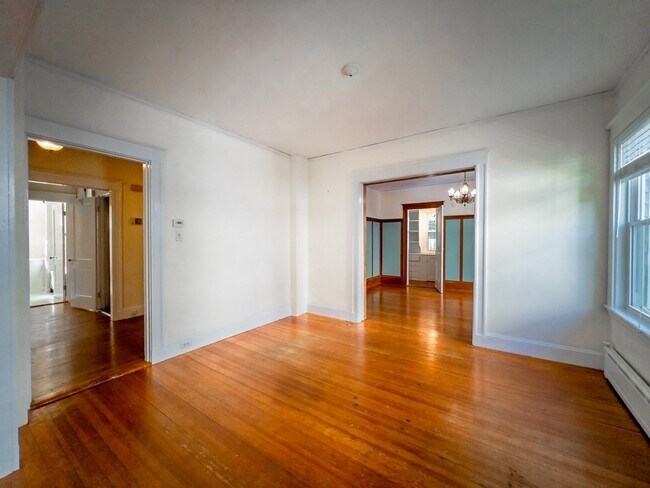 Building Photo - 67 Hampstead Rd