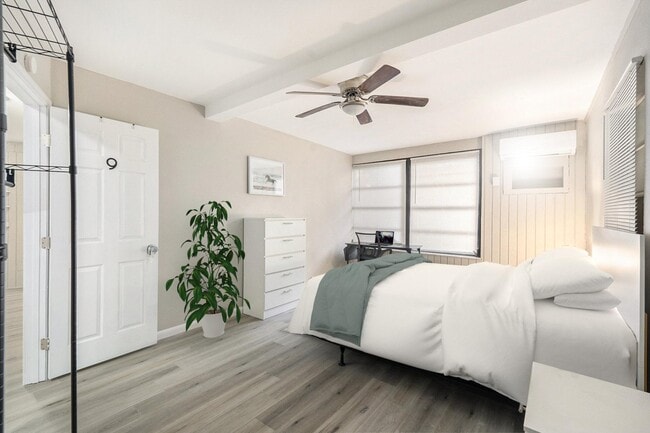 Building Photo - 1346 Byron Dr