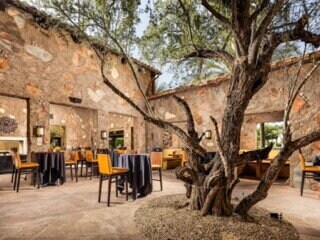 Building Photo - 120 E Iloca Ln