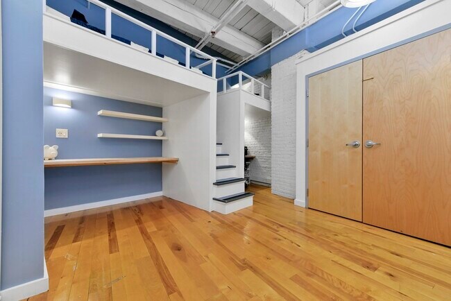 Building Photo - 112 Beach St