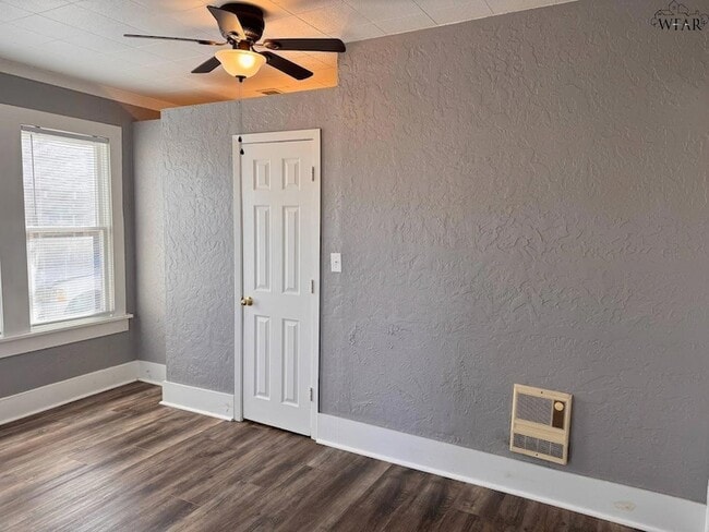 Building Photo - 2130 Ave J