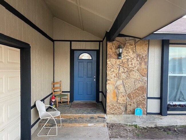 Building Photo - 5408 Embers Dr