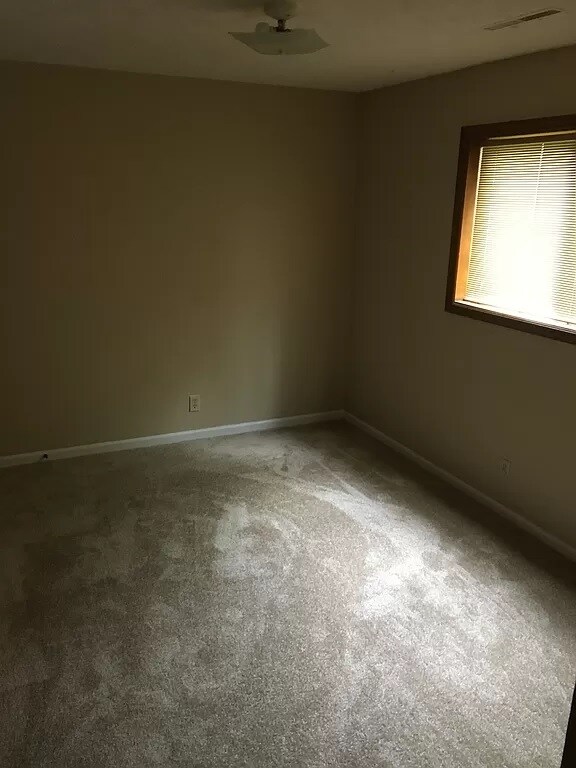 Building Photo - 3405 Comstock Ave