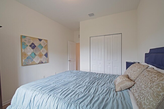 Building Photo - 4214 N Dixie Hwy