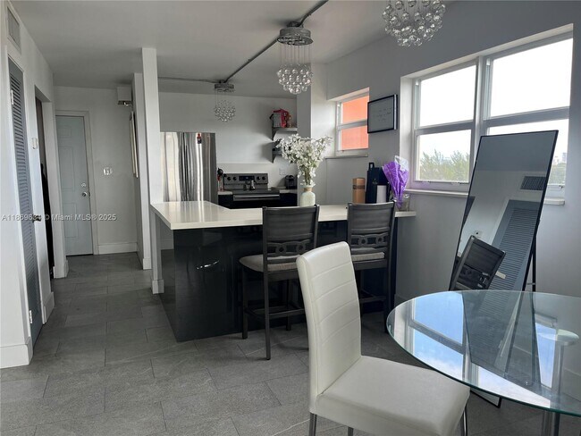 Building Photo - 1750 NE 191st St