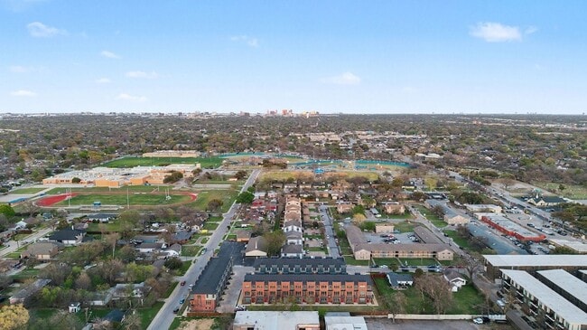 Building Photo - 13351 Goodland St