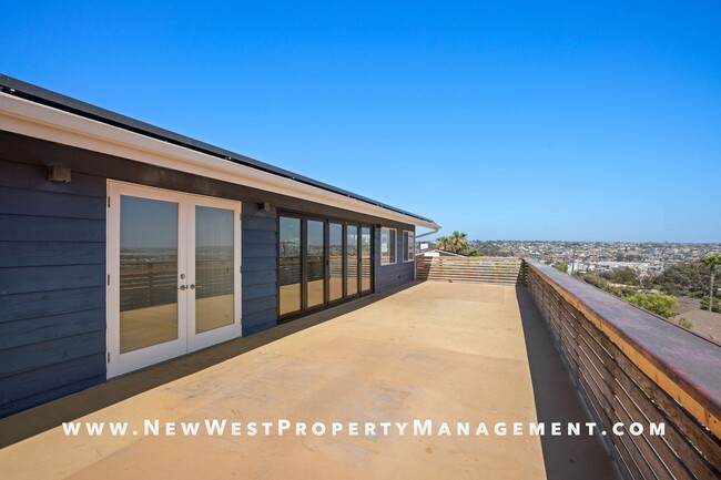 Building Photo - Exquisite Pacific Beach 4 bedroom located ...