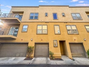 Building Photo - Beautiful 3 Bd/2Ba Spacious Home in Fullerton w/AC and Ample Community Amenities!