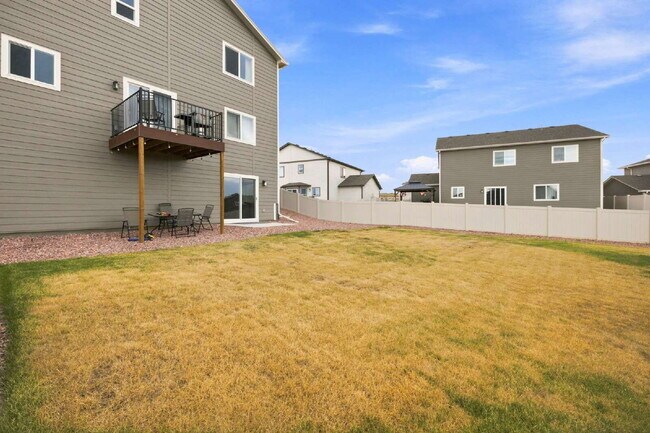 Building Photo - Beautiful 2025-Built 5 Bedroom Home with Finished Walk-Out Basement