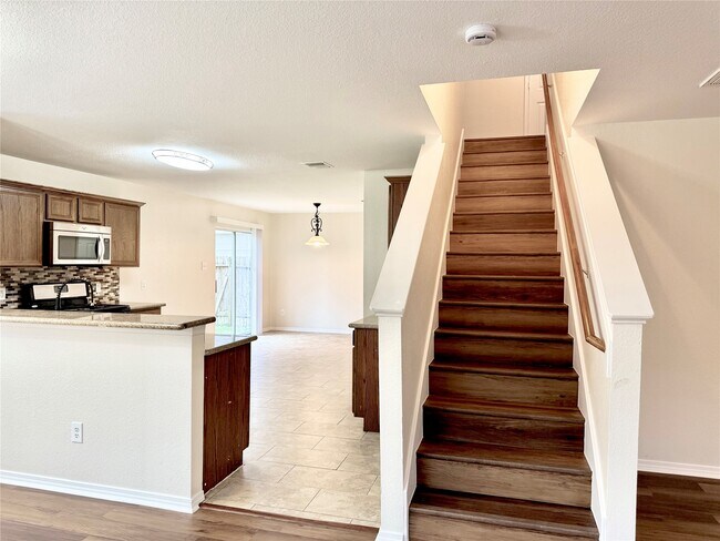 Building Photo - 3814 Silver Bridge Ln