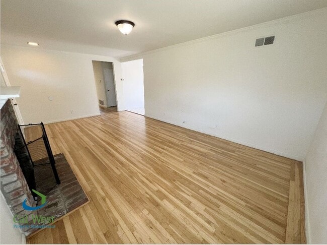 Building Photo - $3695 - 3 Bd/2 Ba Single Family Home with ...
