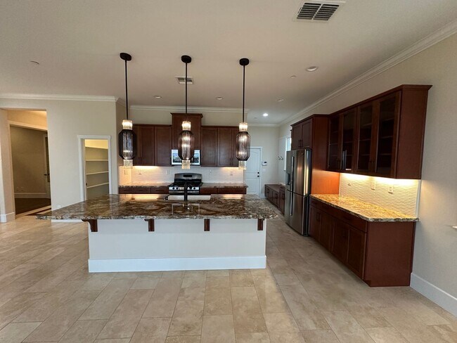 Building Photo - Stunning Lakefront River Islands Home