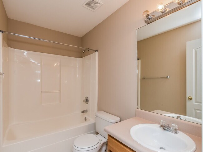 Building Photo - 6338 New Gate Dr