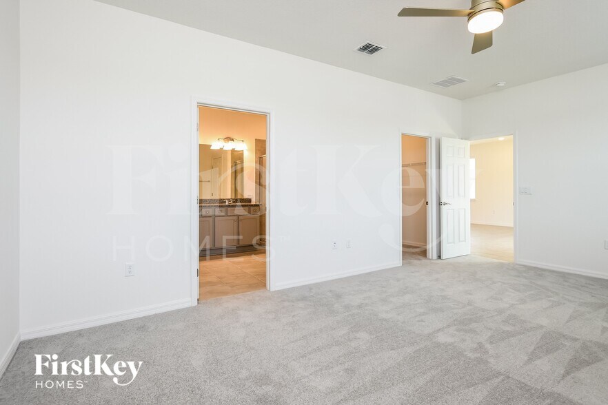 Building Photo - 1618 Isleta Lp