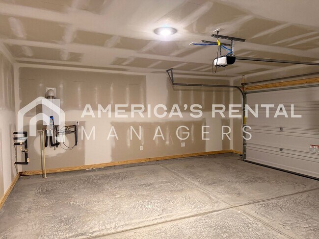 Building Photo - Home for rent in Chelsea! - SIGN A 13 MONTH LEASE BY 06/30/26 TO RECEIVE A $250 DISCOUNT ON YOUR ...