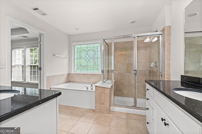 Building Photo - 4637 Wehunt Commons Dr