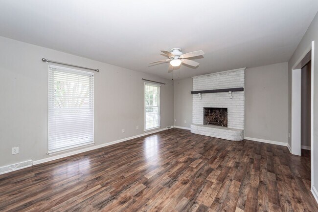 Building Photo - 176 Ponderosa Dr