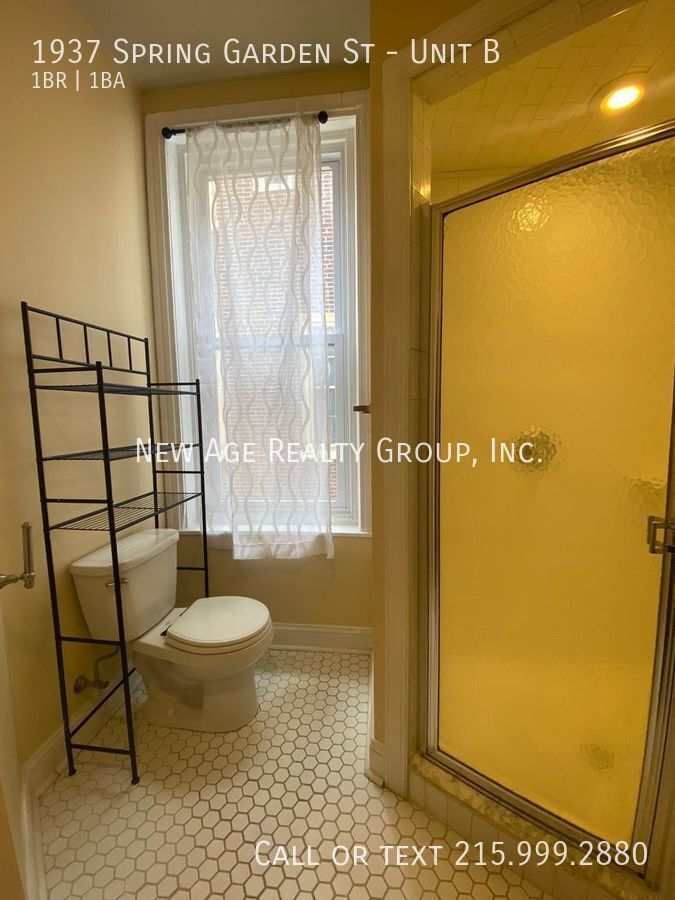 Building Photo - 1937 Spring Garden St