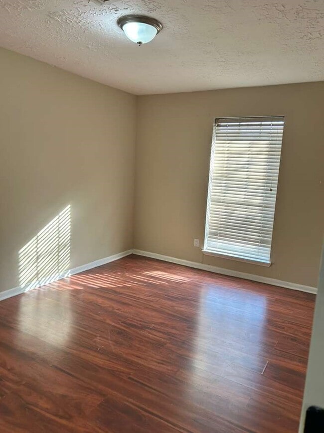 Building Photo - 12322 South Dr