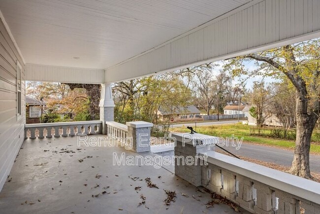 Building Photo - 2511 20th Place Ensley