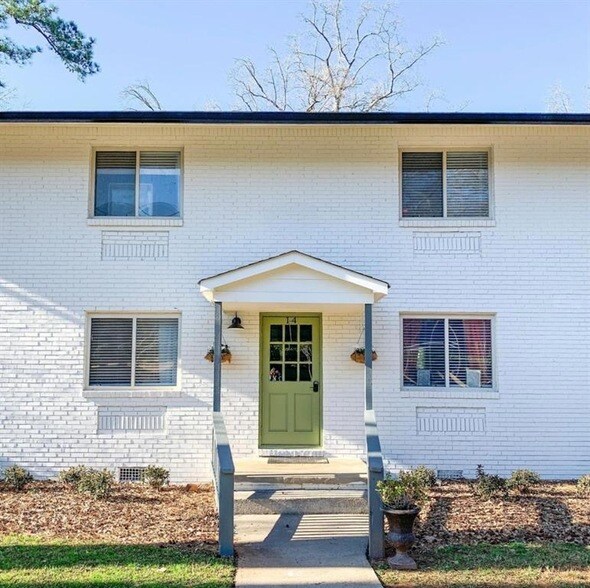 Primary Photo - 711 Oakview Rd