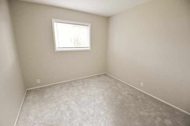Building Photo - Updated McKinley Terrace home, 3 bedroom 1...