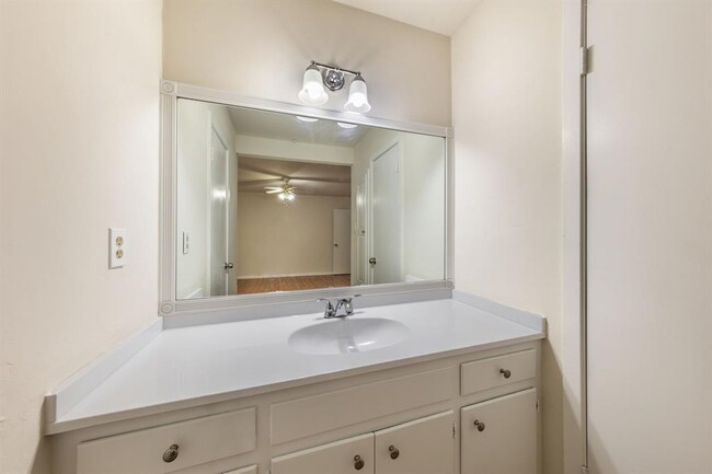 Building Photo - 9600 Gambels Quail Dr