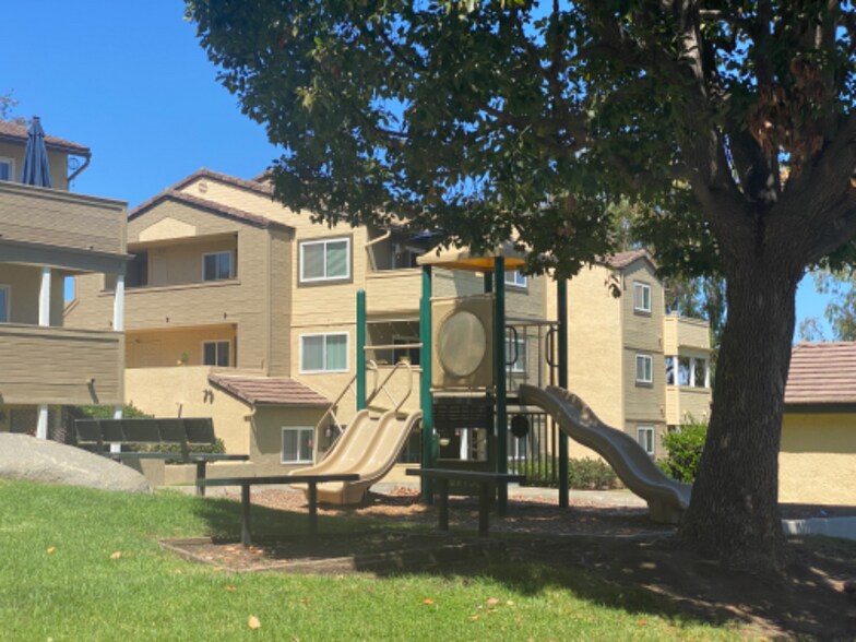 Building Photo - 5057 Los Morros Way