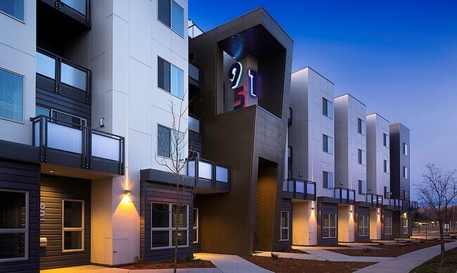 Building Photo - Commercial/Retail/Office Space for Lease –...