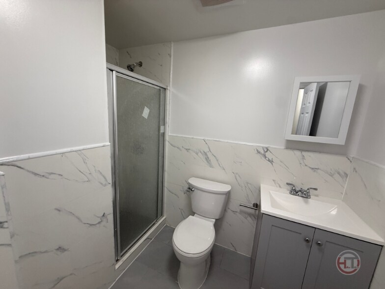 Building Photo - 1985 Southern Blvd