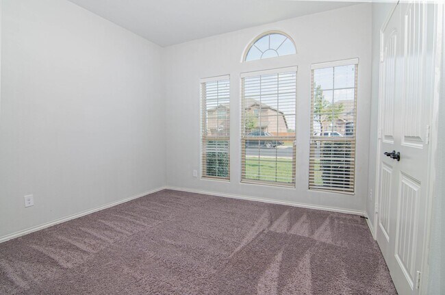 Building Photo - 2323 Vista Ridge Rd