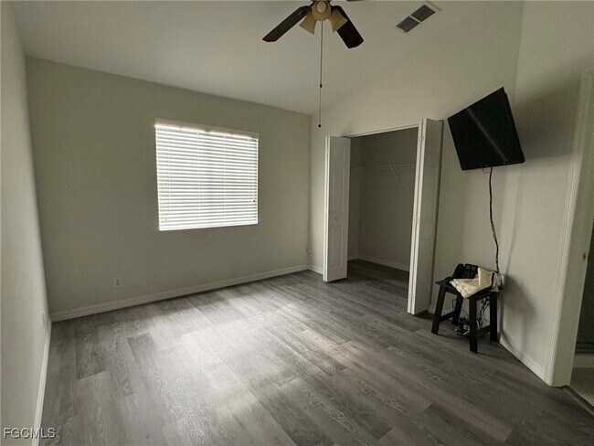 Building Photo - 8178 Pacific Beach Dr