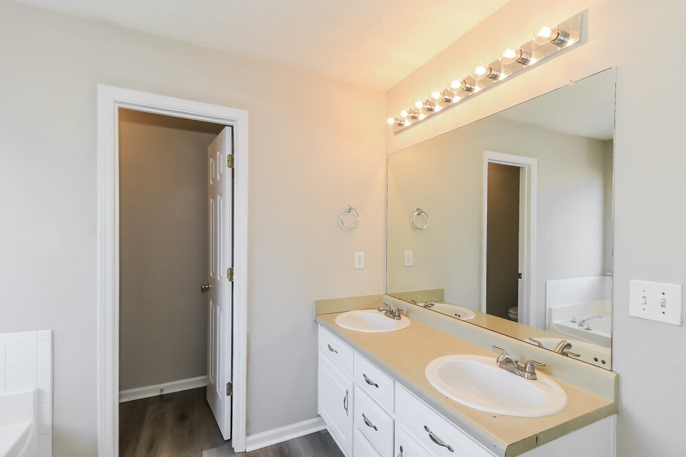 Building Photo - 1309 Kent Manor