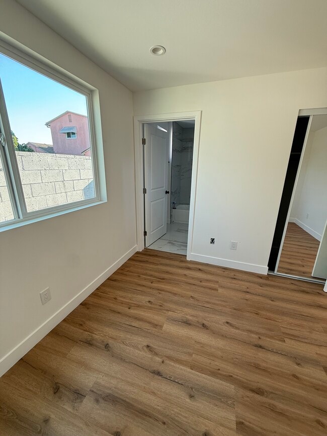 Building Photo - 12406 Cantara St