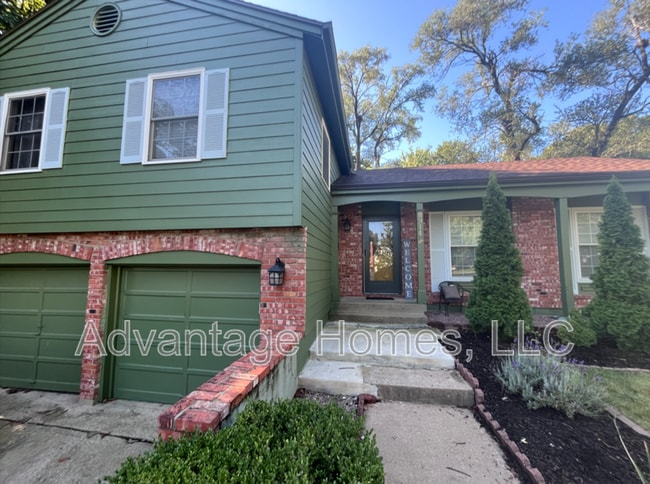 Building Photo - 8914 Grandview Dr