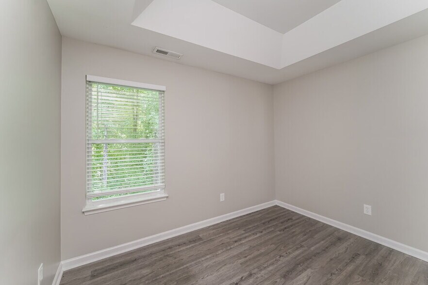 Building Photo - 1227 Pinehaven Ct