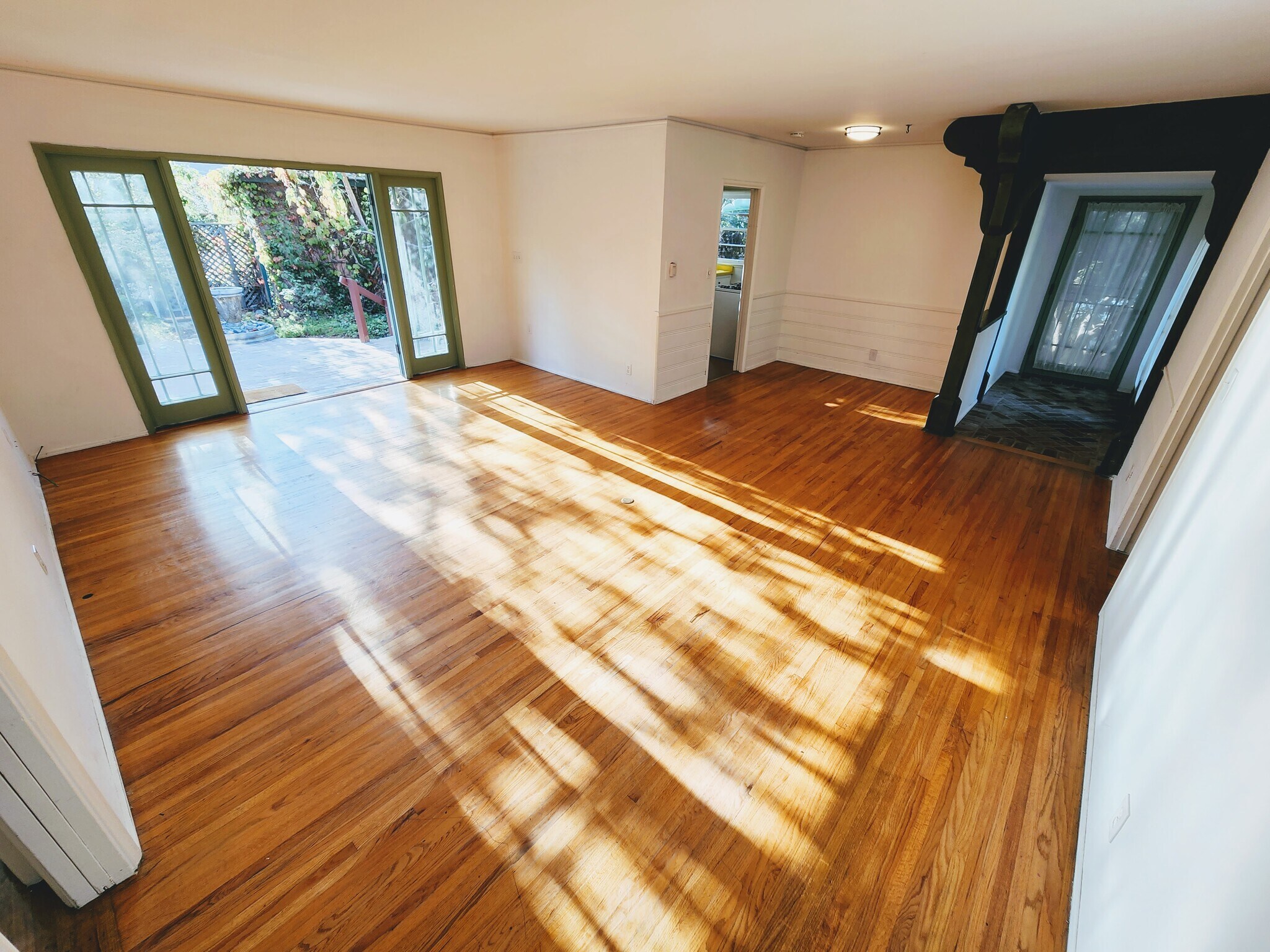 Building Photo - 12914 Rose Ave