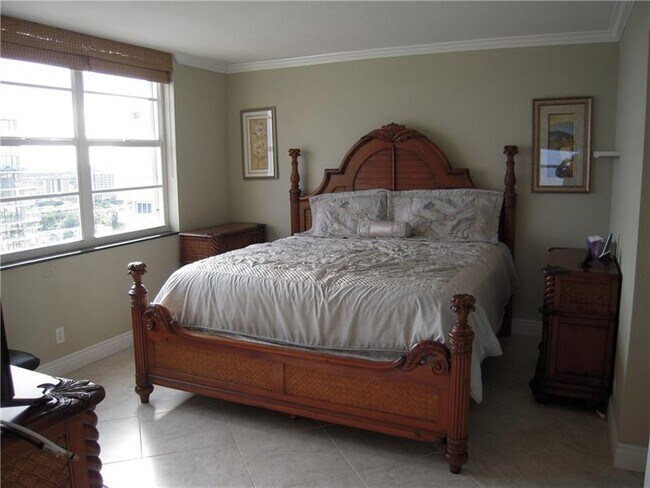 Building Photo - 750 N Ocean Blvd