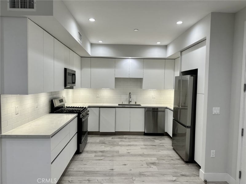 Building Photo - 5820 La Mirada Ave