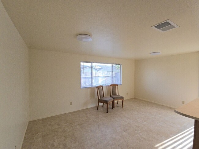 Building Photo - Remodeled 3BD/2A Arcata home close to parks, schools!