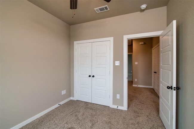 Building Photo - 600 Harvest Moon Dr