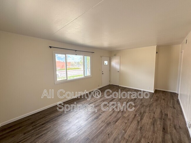 Building Photo - 607 Brookshire Ave