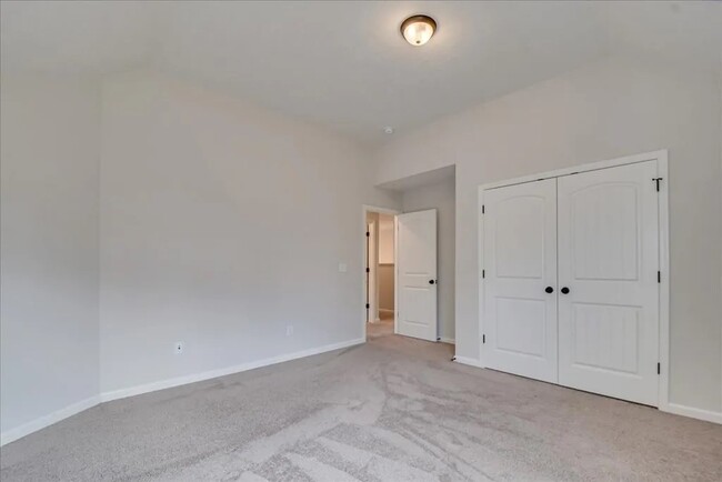 Building Photo - 4439 Raleigh Dr