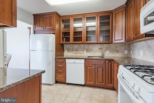 Building Photo - 1111 University Blvd W