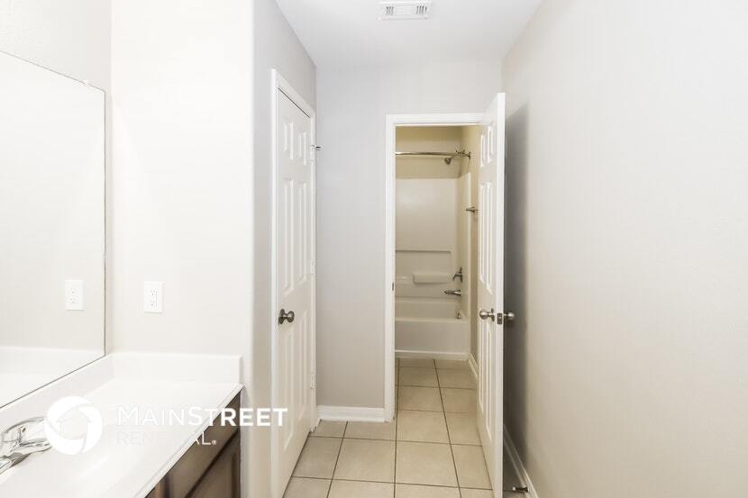 Building Photo - 321 Misty Mountain Dr