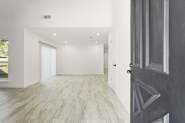 Building Photo - 23326 Briarcreek Blvd