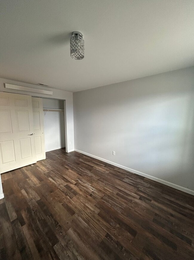 Building Photo - 11 Mullin St