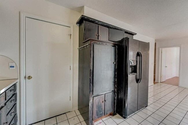 Building Photo - 2600 SW 78th St
