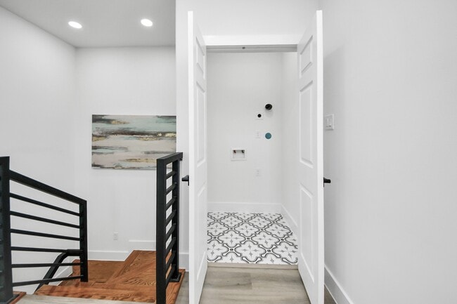 Building Photo - 9303 Jutland Rd