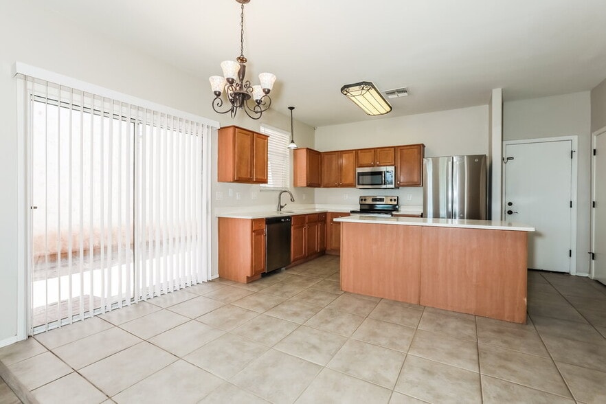 Building Photo - 3714 S 53rd Dr